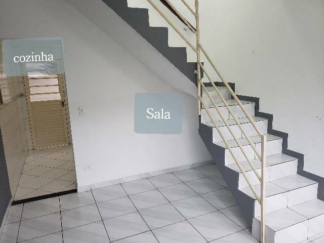 Casa à venda com 2 quartos, 70m² - Foto 5