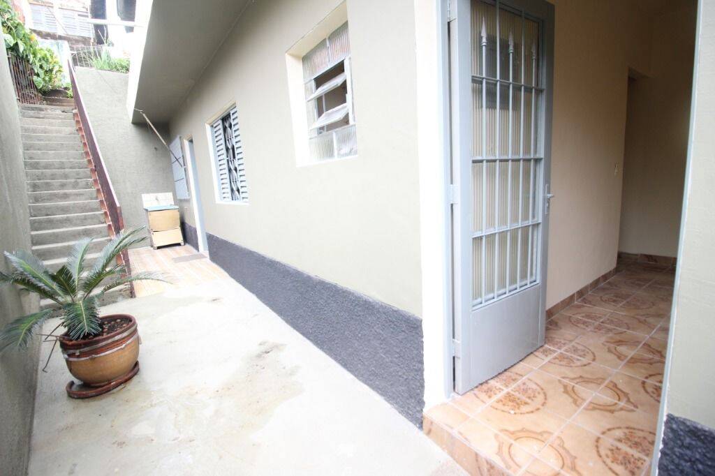 Casa à venda com 3 quartos, 107m² - Foto 2